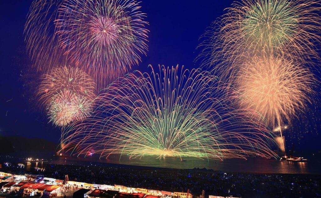 熊野大花火大会をイメージする画像