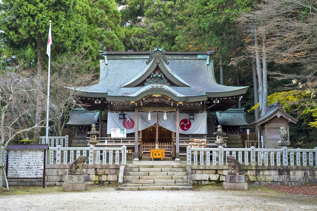 湯泉神社