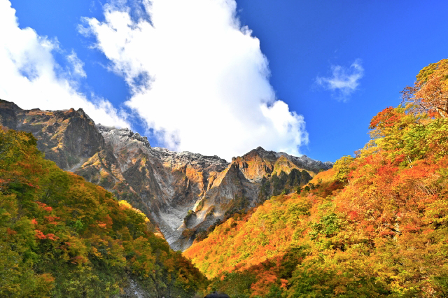 秋の谷川岳
